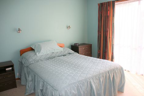 Photo of property in 8 Greenhithe Street, Waihola, Milton, 9073