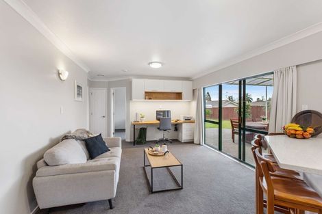 Photo of property in 9 Brookesmith Drive, Waiuku, 2123