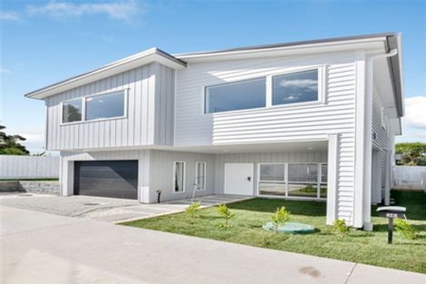 Photo of property in 3e Kingdale Road, Henderson, Auckland, 0610