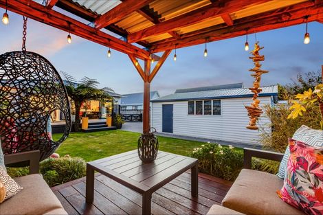 Photo of property in 15 North Street, Petone, Lower Hutt, 5012