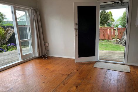 Photo of property in 377a Triangle Road, Henderson, Auckland, 0610