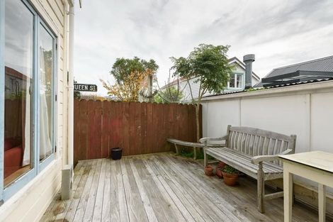 Photo of property in 39 Queen Street, Mount Victoria, Wellington, 6011