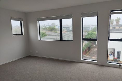 Photo of property in 2/16 William Roberts Road, Pakuranga, Auckland, 2010