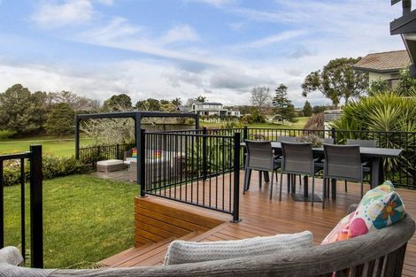 Photo of property in 52 Links View Drive, Omokoroa, 3114