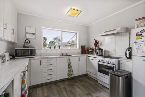 Photo of property in 2/15a Oates Road, Glen Eden, Auckland, 0602