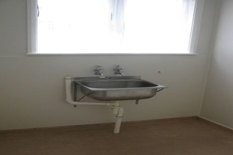 Photo of property in 35 Atiawa Crescent, Waiwhetu, Lower Hutt, 5010