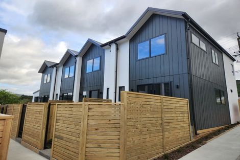 Photo of property in 4/64 Glen Road, Stokes Valley, Lower Hutt, 5019