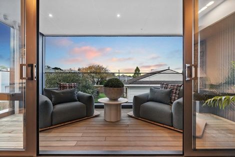 Photo of property in 13b Dominion Street, Takapuna, Auckland, 0622