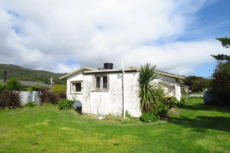 Photo of property in 17 Ives Street, Hector, 7822