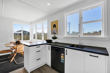 Photo of property in 5 Wills Road, Bell Block, New Plymouth, 4312