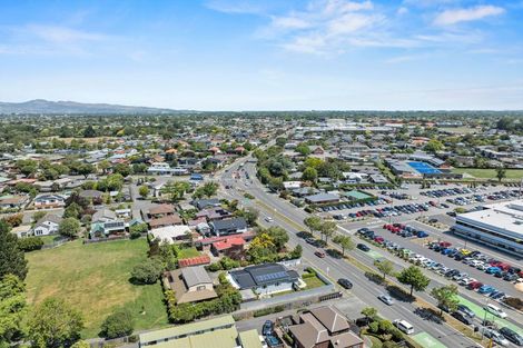 Photo of property in 190 Main North Road, Redwood, Christchurch, 8051