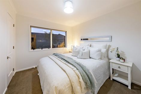 Photo of property in 21 Crescent Hills Court, Northpark, Auckland, 2013