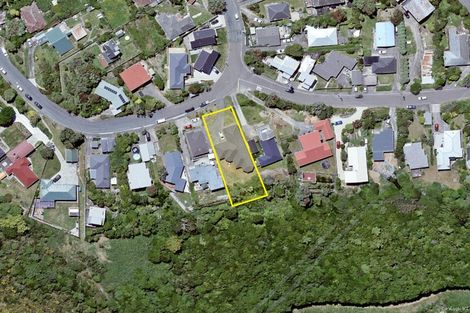 Photo of property in 52 Miles Crescent, Newlands, Wellington, 6037