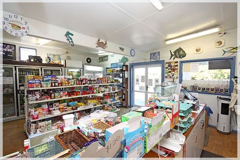 Photo of property in 5 Ripa Street, Tangimoana, 4822