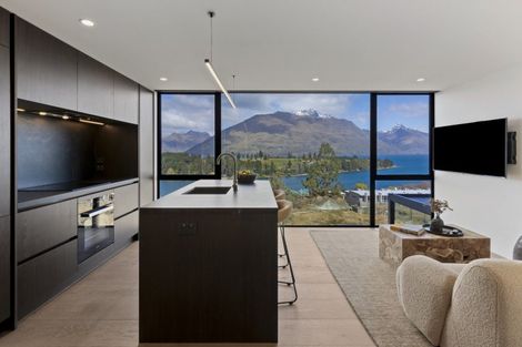 Photo of property in 9 Earnslaw Terrace, Queenstown, 9300