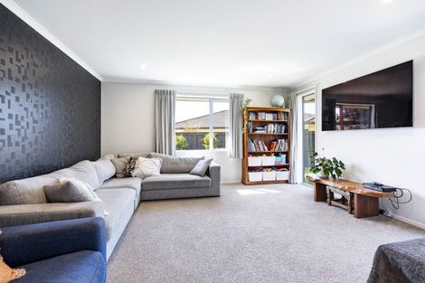 Photo of property in 26 Fernbrook Drive, Hurworth, New Plymouth, 4310