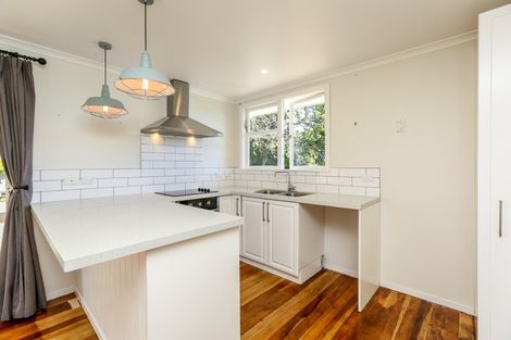 Photo of property in 6a Granby Place, Westown, New Plymouth, 4310