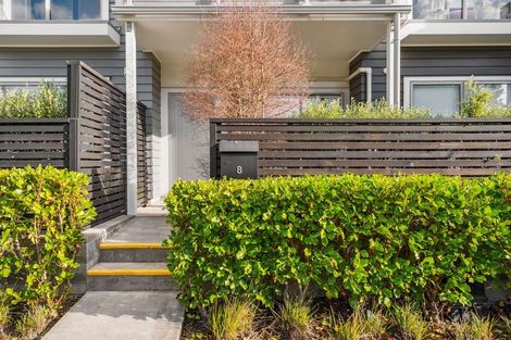 Photo of property in 8 Atkinson Street, Newlands, Wellington, 6037