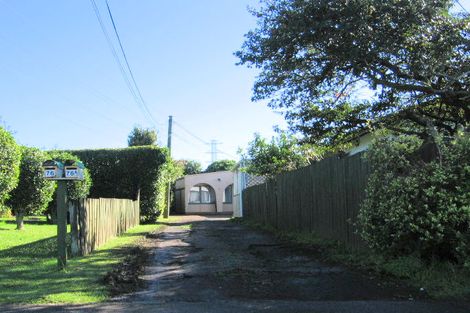 Photo of property in 1/76 Roberts Road, Te Atatu South, Auckland, 0610