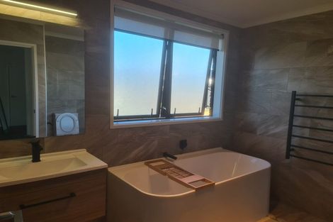 Photo of property in 2 Winstone House Road, Paerata, 2124