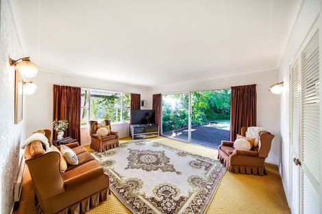 Photo of property in 25 Tupaki Place, Pakuranga Heights, Auckland, 2010