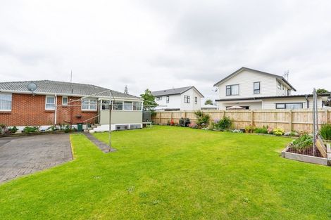 Photo of property in 11 Raglan Street, Mangere East, Auckland, 2024