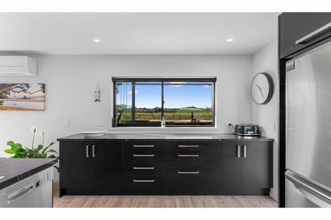 Photo of property in 10 Spinnaker Lane, Mangawhai, 0505