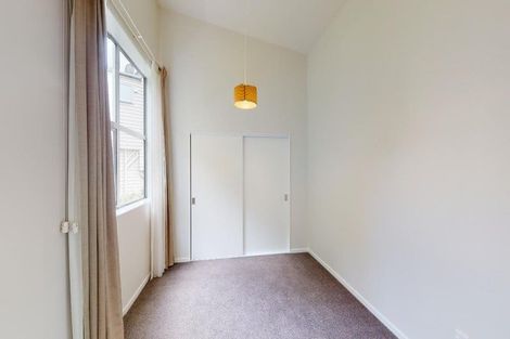 Photo of property in 352 Queens Drive, Lyall Bay, Wellington, 6022