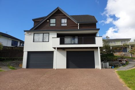 Photo of property in 16 Goldfinch Rise, Unsworth Heights, Auckland, 0632