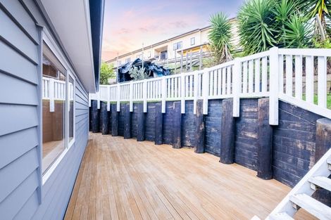 Photo of property in 108 Keri Vista Rise, Papakura, 2110