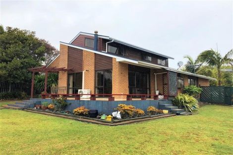 Photo of property in 74 Redoubt Road, Goodwood Heights, Auckland, 2105