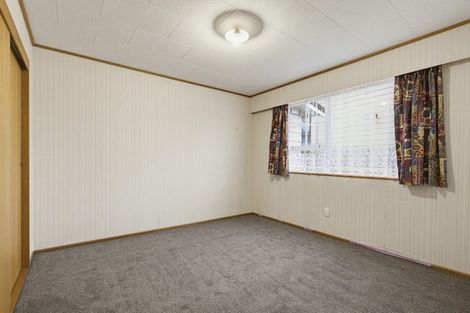 Photo of property in 6 Dominica Crescent, Grenada Village, Wellington, 6037