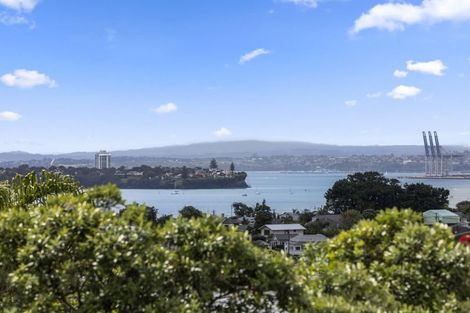 Photo of property in 31 Seaview Avenue, Northcote, Auckland, 0627