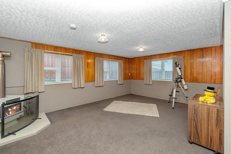 Photo of property in 6 Fowey Avenue, Te Atatu South, Auckland, 0610