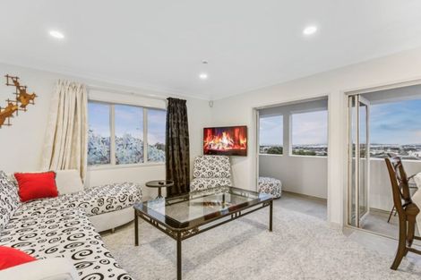 Photo of property in 7 Lowburn Place, Clover Park, Auckland, 2019