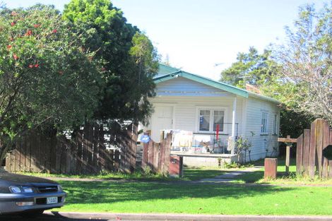 Photo of property in 15 Brandon Road, Glen Eden, Auckland, 0602