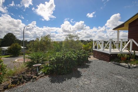 Photo of property in 3 Heaths Way, Pahi, Paparoa, 0571