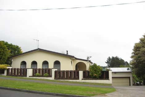 Photo of property in 104 Wairau Road, Oakura, 4314
