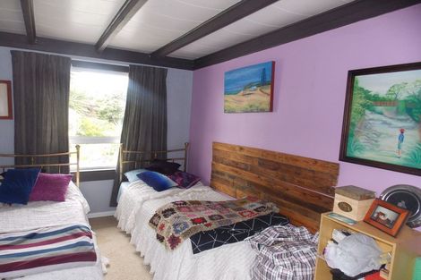 Photo of property in 13 Beach Street, Tangimoana, 4822