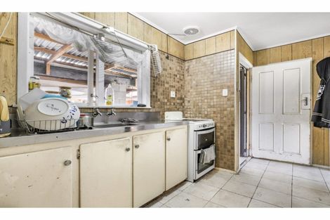 Photo of property in 44 Raglan Street, Mangere East, Auckland, 2024