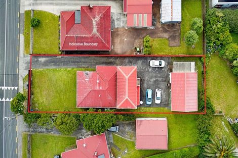 Photo of property in 13 Vodanovich Road, Te Atatu South, Auckland, 0610