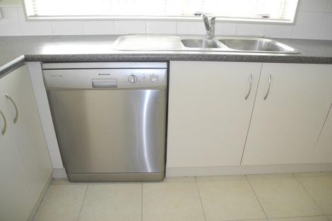 Photo of property in 24 Stranraer Crescent, Wattle Downs, Auckland, 2103