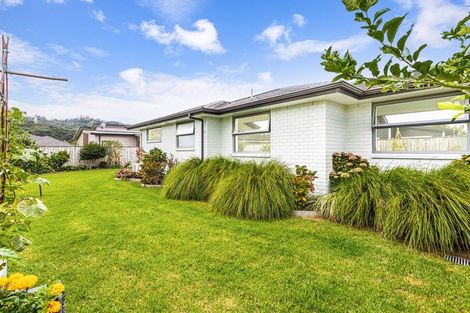 Photo of property in 13 Robert Might Road, Kumeu, 0810