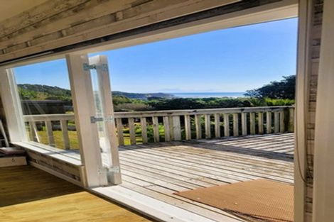 Photo of property in 12 Takarei Terrace, Mokau, 4376