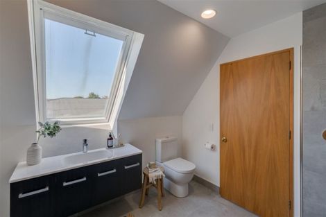 Photo of property in 2/145a Blighs Road, Strowan, Christchurch, 8052