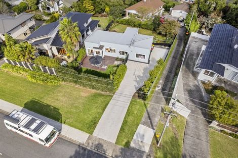 Photo of property in 31 Cockle Bay Road, Cockle Bay, Auckland, 2014