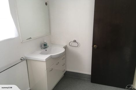 Photo of property in 1/20 Halldene Terrace, Red Beach, 0932