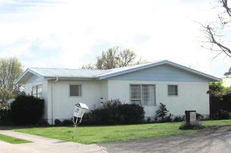 Photo of property in 10 Matthew Place, Kawaha Point, Rotorua, 3010