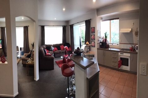 Photo of property in 104 Harmel Road, Glendene, Auckland, 0602