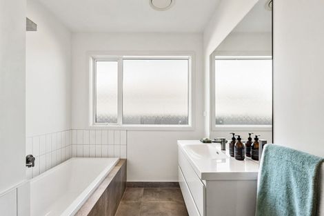 Photo of property in 12 Hikawera Drive, Frimley, Hastings, 4120